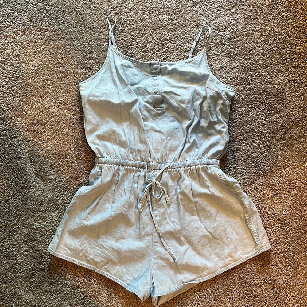 No Boundaries Jean type Romper Size Medium (7-9)